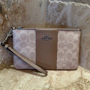 Coach Wristlet - Signature Canvas LH/Sand Taupe